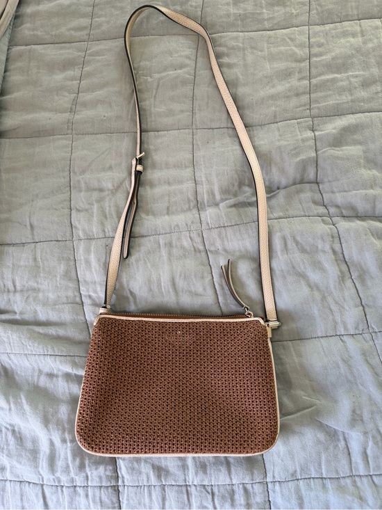 kate spade Handbags - Kate Spade Straw Raffia Crossbody Tan Cream Leather Trim